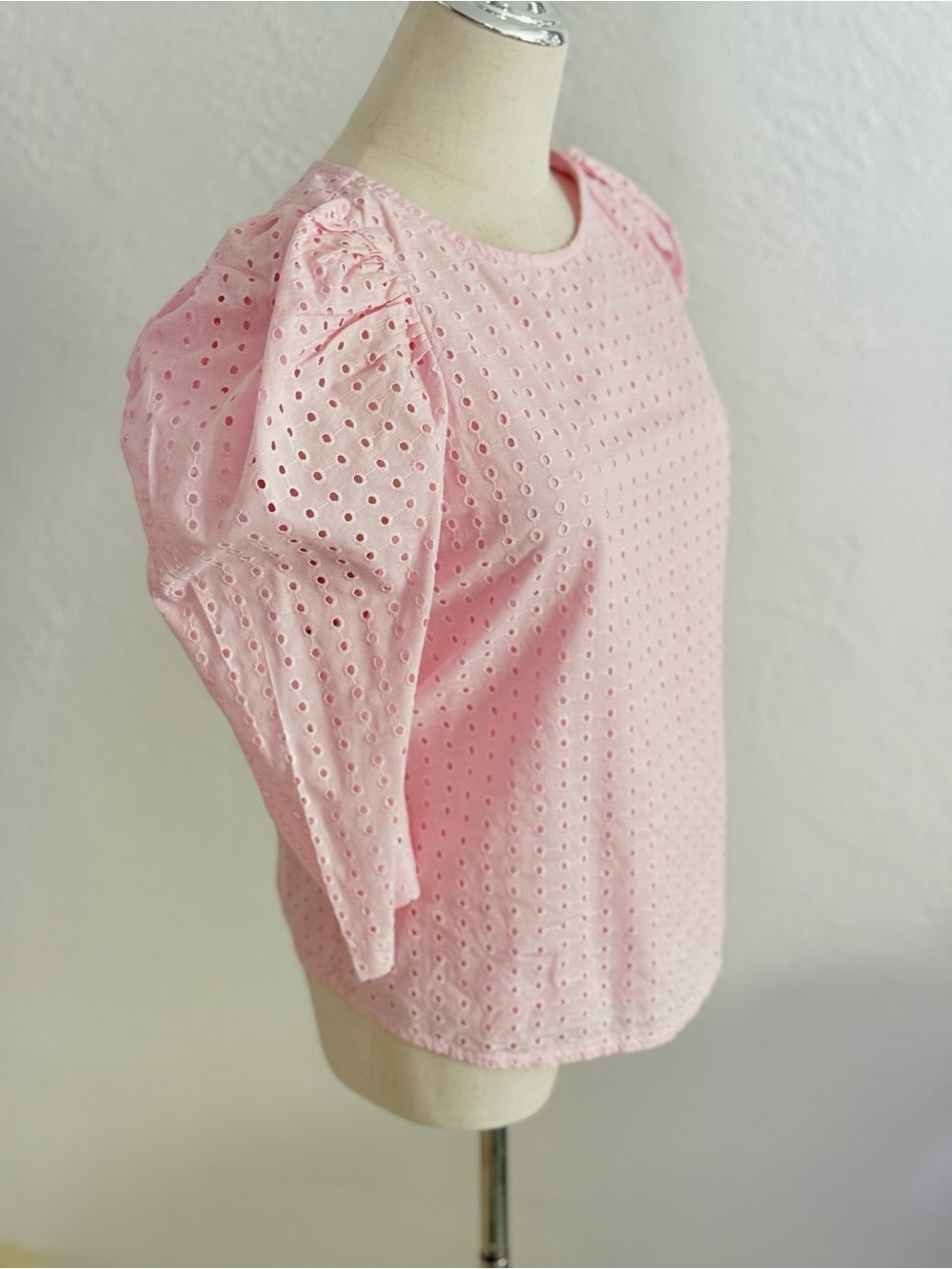 a new day Cotton‎ Pink Puff Sleeve Eyelet Top Sz:M Coquette Feminine Romantic - Picture 7 of 12